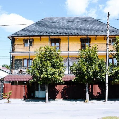 Filvarok Hotel Brody Dış mekan fotoğraf