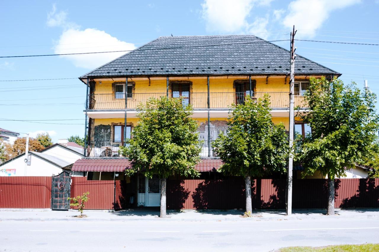Filvarok Hotel Brody Dış mekan fotoğraf