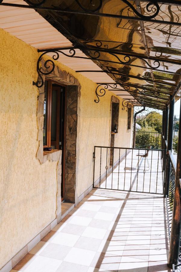 Filvarok Hotel Brody Dış mekan fotoğraf