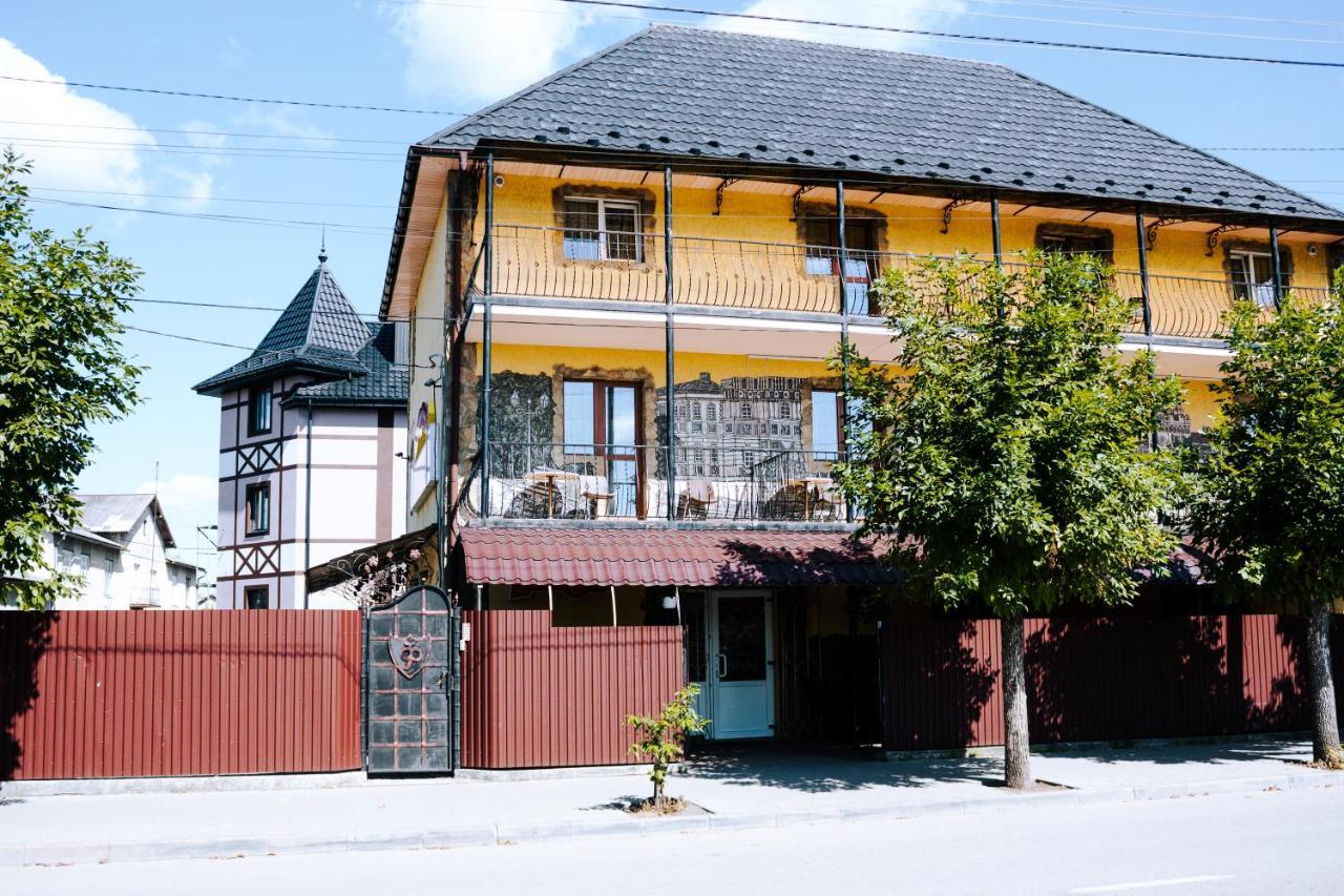 Filvarok Hotel Brody Dış mekan fotoğraf