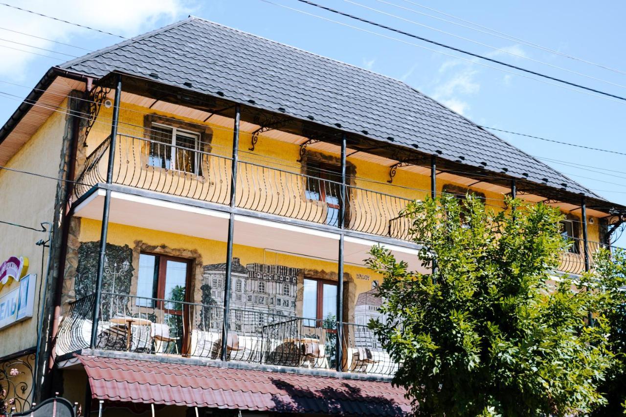 Filvarok Hotel Brody Dış mekan fotoğraf